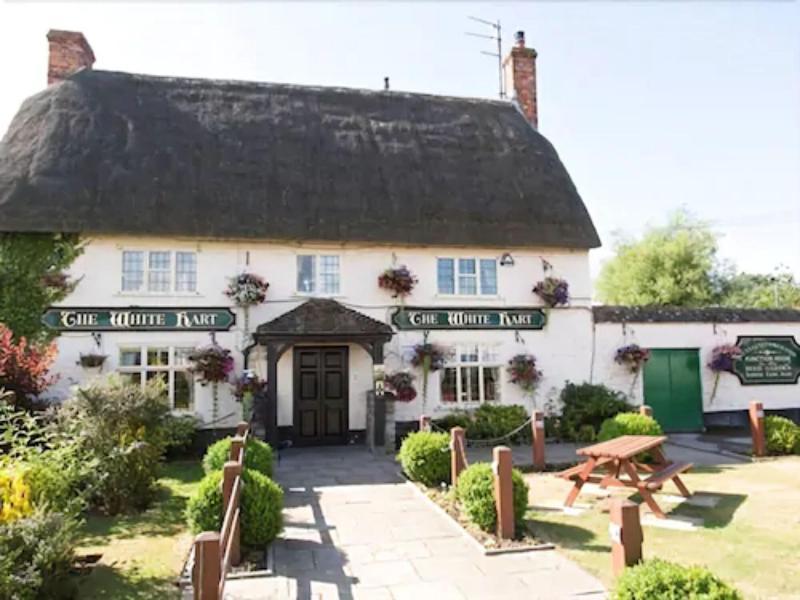 Bed and Breakfast The White Hart, Wroughton Суиндон Экстерьер фото